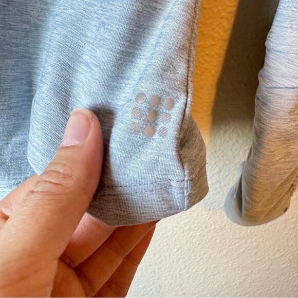 Title Nine Light Blue Ruched Long Sleeve Tee Shirt Womens XS Casual Gorpcore Top - Picture 7 of 10